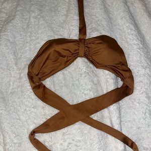 Brown halter/ bandeau top with
adjustable straps